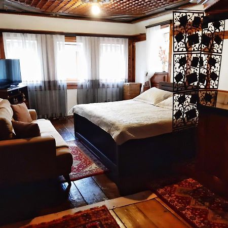 Kulla Dula Guesthouse Gjakova Eksteriør bilde