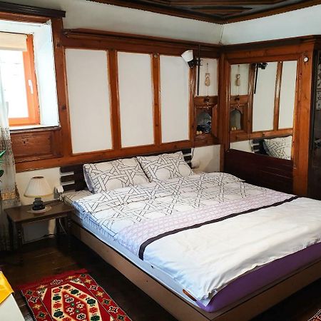 Kulla Dula Guesthouse Gjakova Eksteriør bilde
