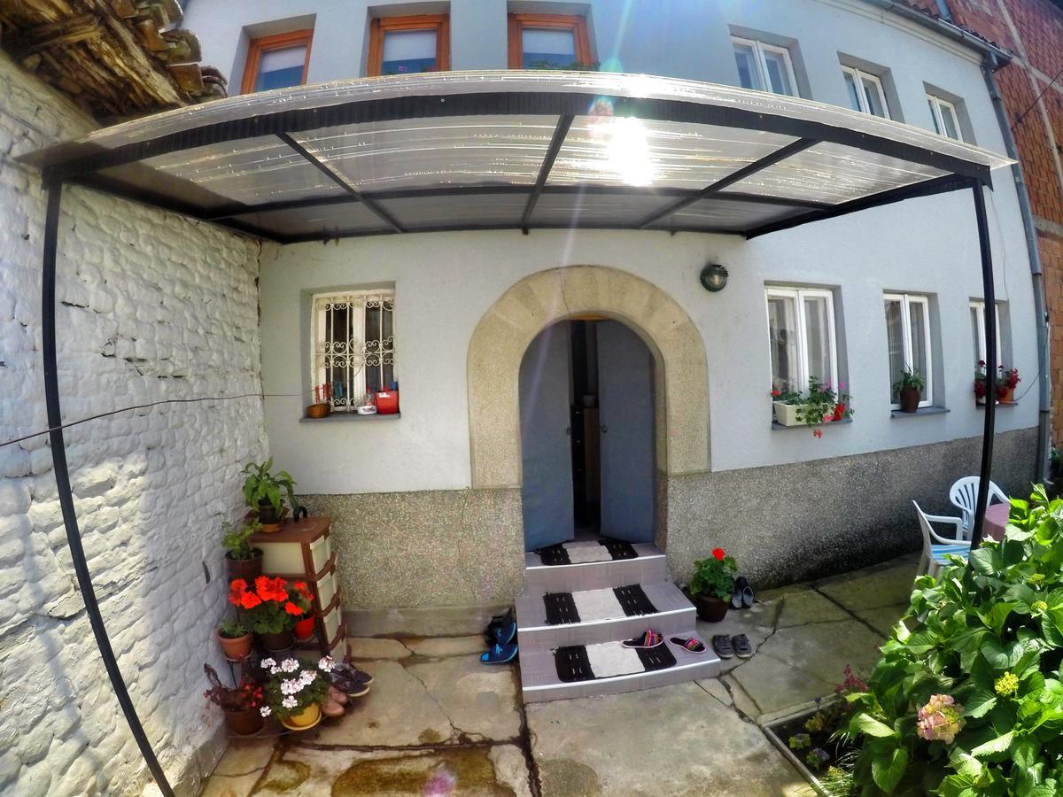 Kulla Dula Guesthouse Gjakova Eksteriør bilde